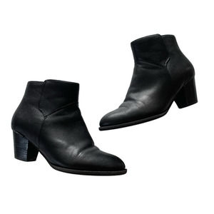 Vionic Trintiy Heeled Bootes Ankle Booties in Black Leather, size 6